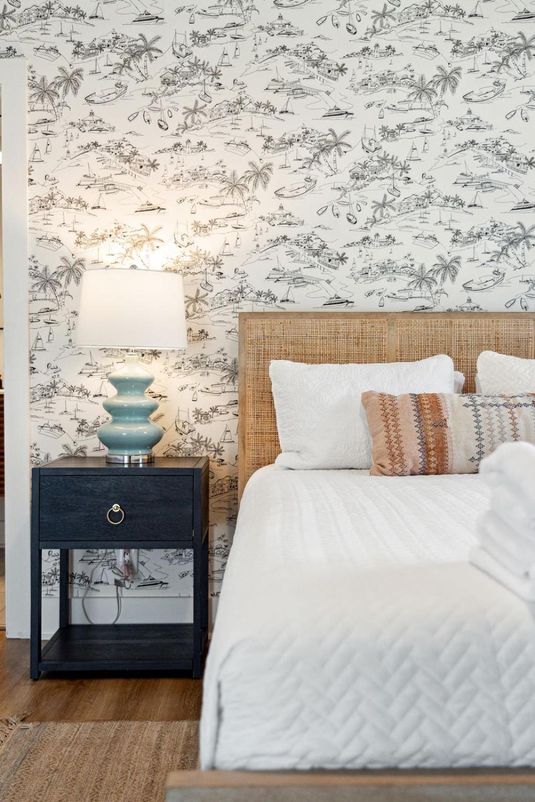 Folliday Inn - The Ariston - Room 34 فولي بيتش المظهر الخارجي الصورة